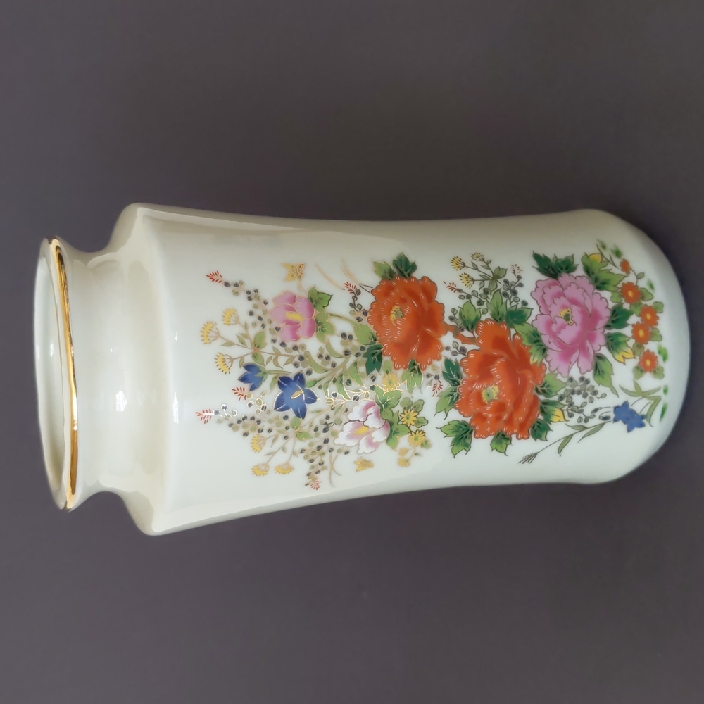 Vintage Japanese Floral ceramic vase with vibrant flower design gold trim